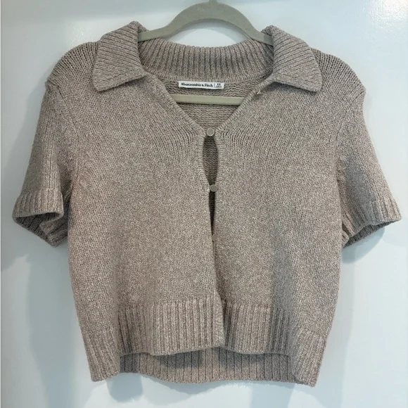 Abercrombie Short-Sleeve Collared Cardigan - Picture 2 of 2